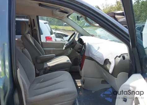 2005 Chrysler Town & Country Lx from USA, damaged, VIN 2C4GP44R05R355192